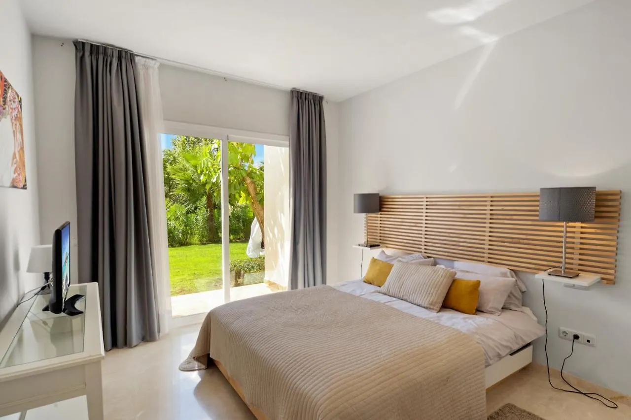 Stunning Blue Lagoon Apartment In Estepona By Costarentals - M12 إسبانيا